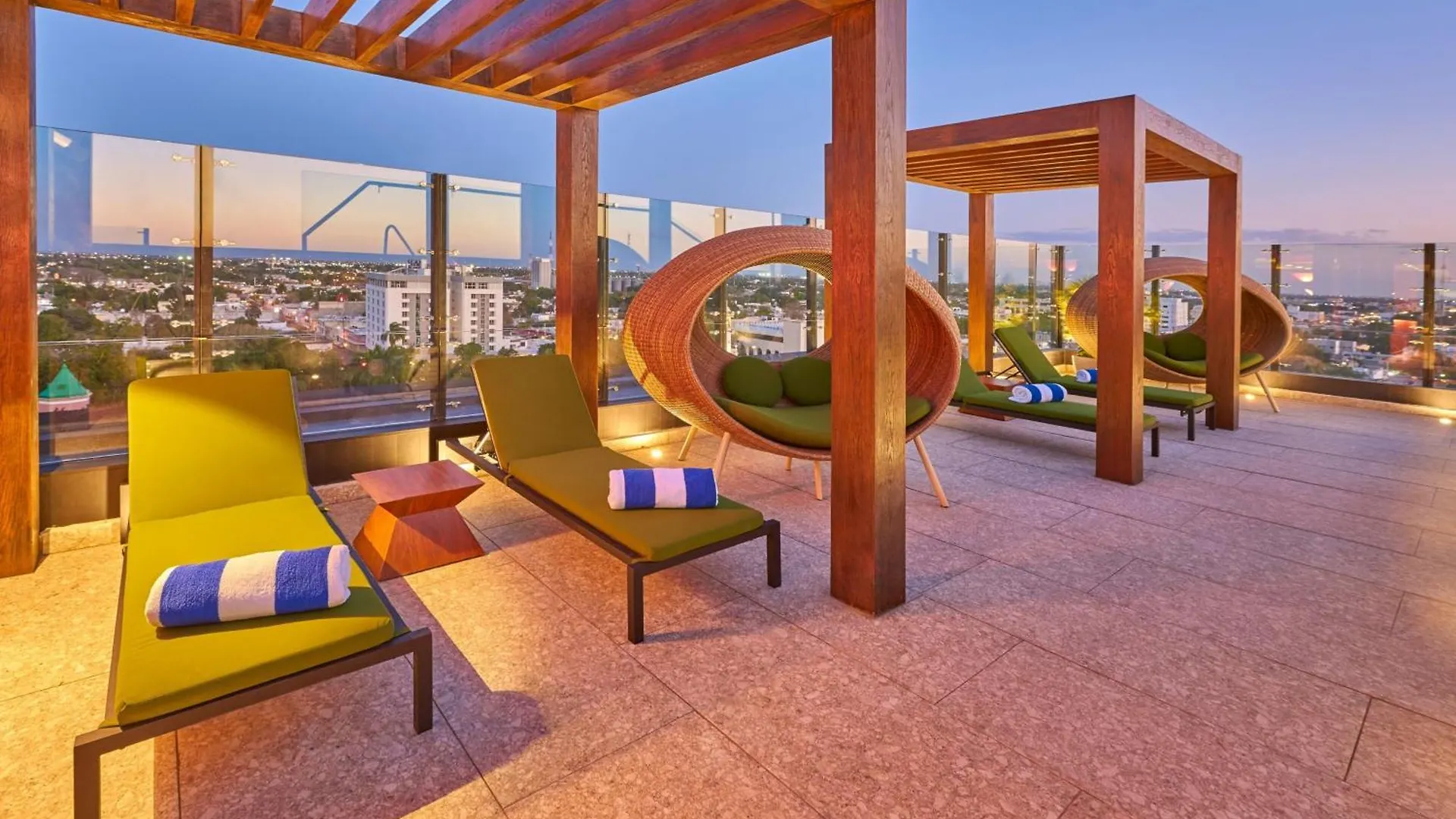 City Express Plus By Marriott Mérida 4*,