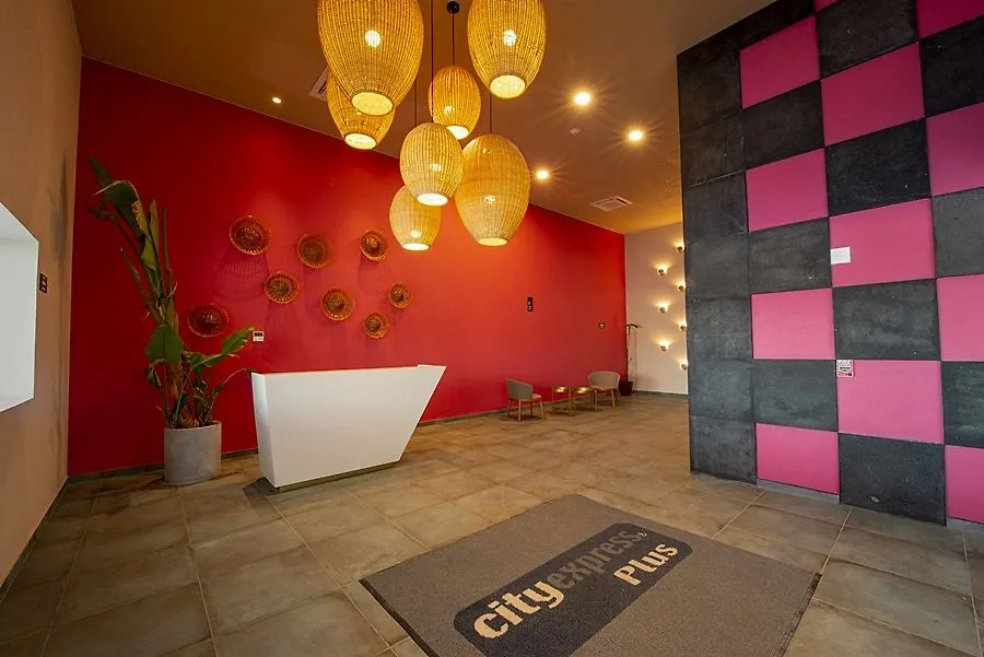 City Express Plus By Marriott Mérida Szálloda